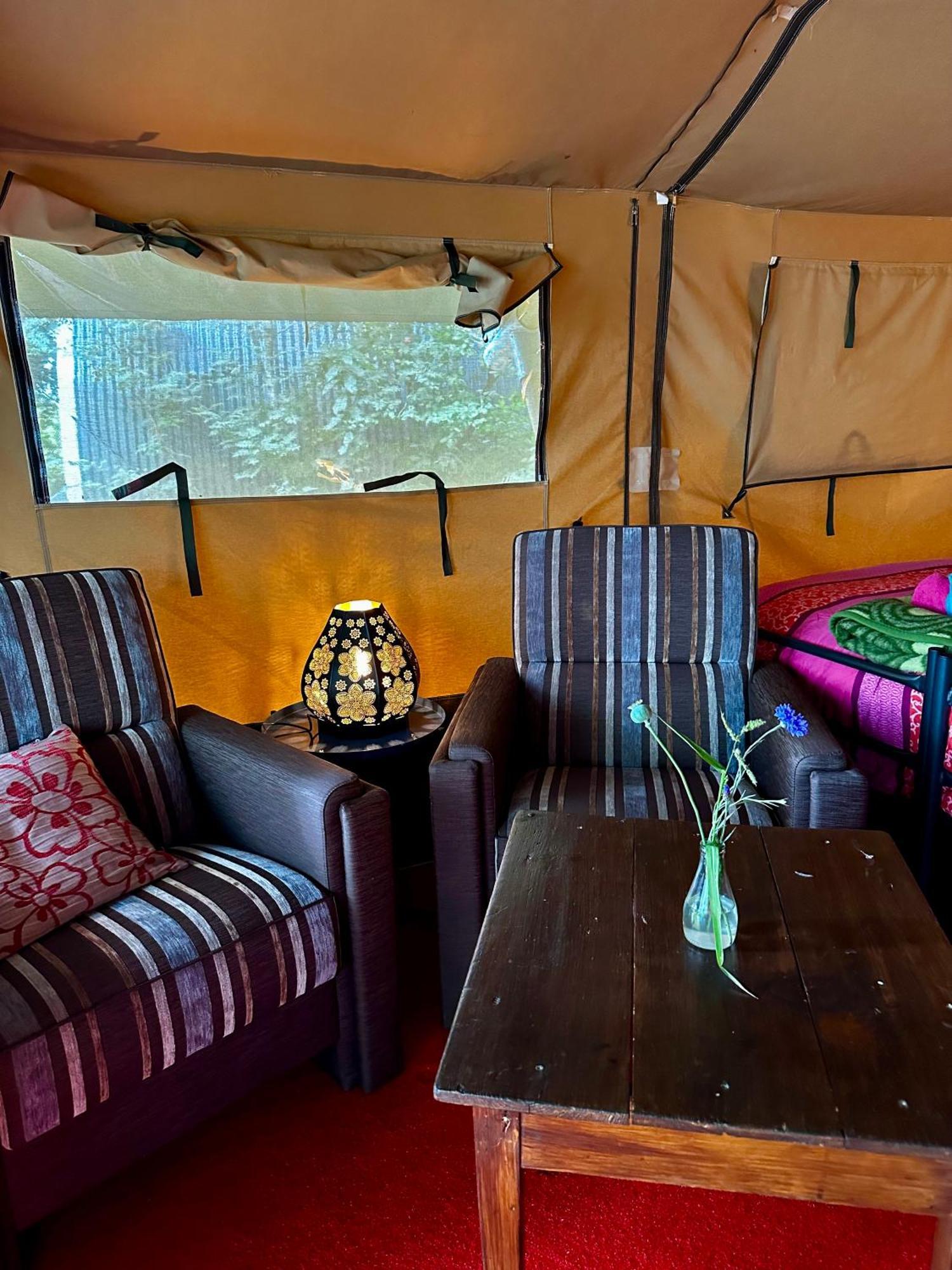 Eco-Camping De Helleborus, Yurt, Bell & Safari Tent, Pipo, Caravans, Dorms And Units Groningen Exterior foto