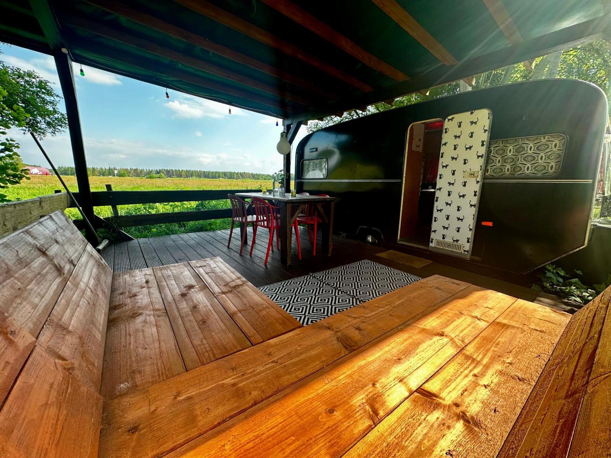 Eco-Camping De Helleborus, Yurt, Bell & Safari Tent, Pipo, Caravans, Dorms And Units Groningen Exterior foto