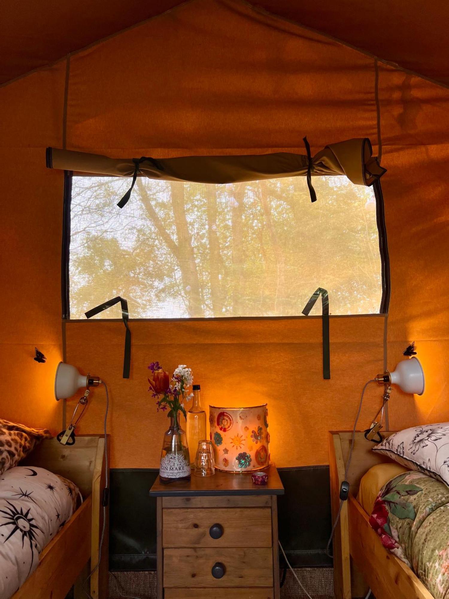 Eco-Camping De Helleborus, Yurt, Bell & Safari Tent, Pipo, Caravans, Dorms And Units Groningen Exterior foto