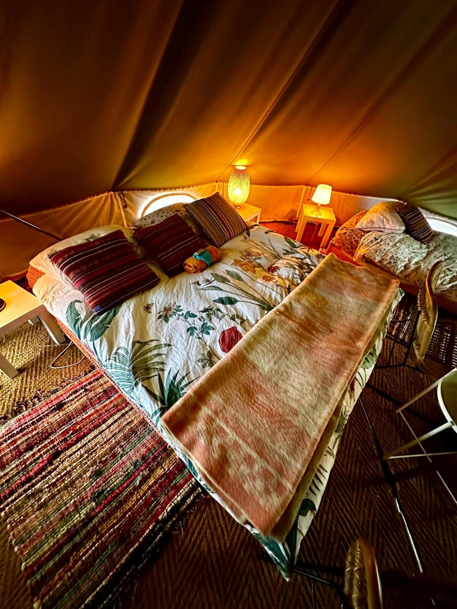 Eco-Camping De Helleborus, Yurt, Bell & Safari Tent, Pipo, Caravans, Dorms And Units Groningen Exterior foto
